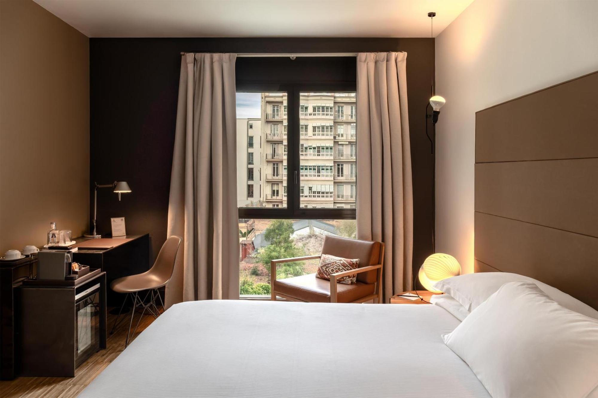 Alexandra Barcelona Hotel, Curio Collection By Hilton — Foto 2